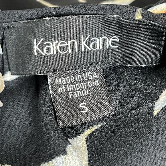 Karen Kane Seagull Print Blouse. Size S - Picture 8 of 13
